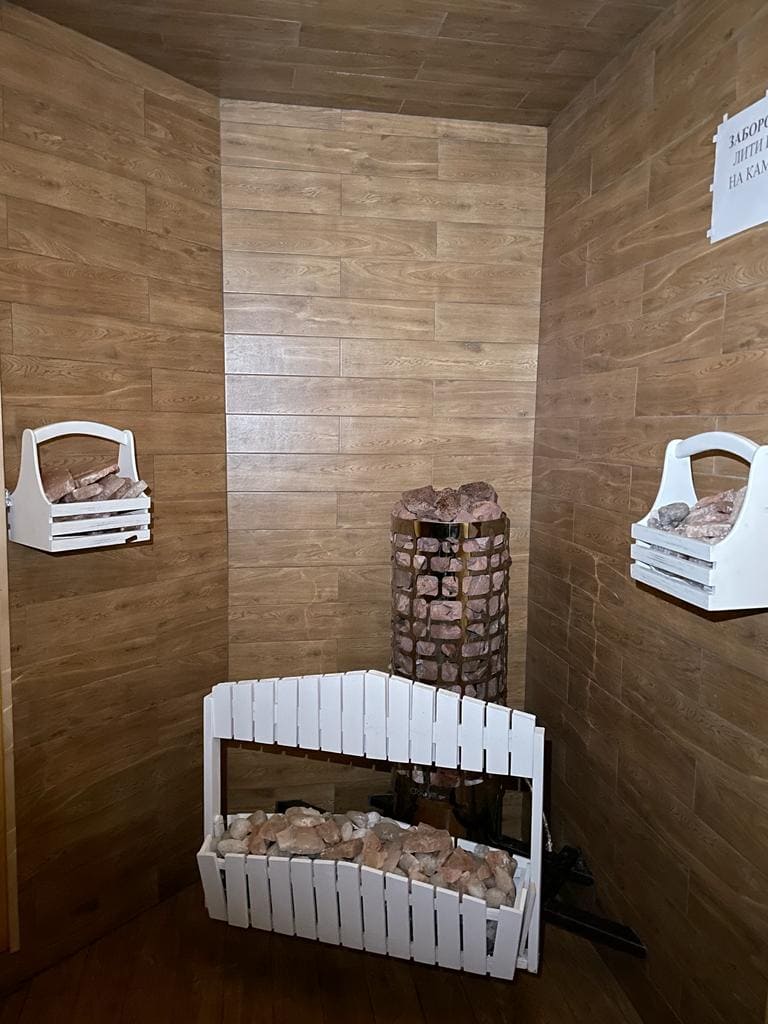 Сауна, вид на камiння